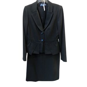 ANTONIO MELANI Charcoal Gray Suit  Blazer Skirt Set Women's  6 EUC